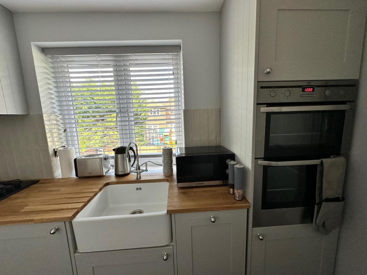 A Luxury 2 Bedroom Apartment Barnet Exterior photo