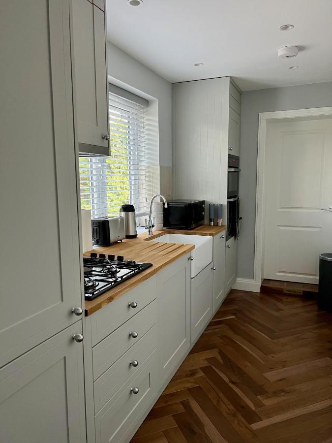 A Luxury 2 Bedroom Apartment Barnet Exterior photo